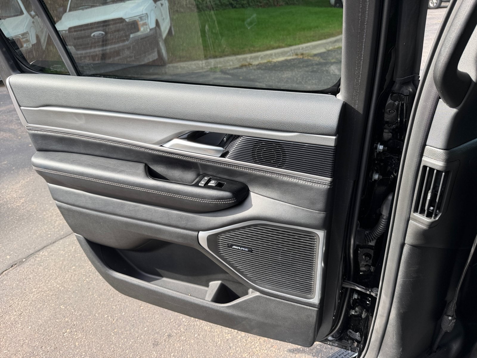 2025 Jeep Wagoneer Carbide 4x4