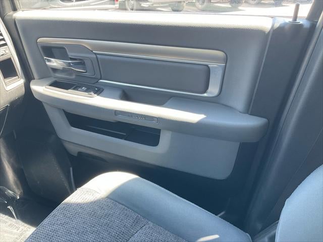 2017 RAM 1500 Big Horn Crew Cab 4x4 5'7' Box