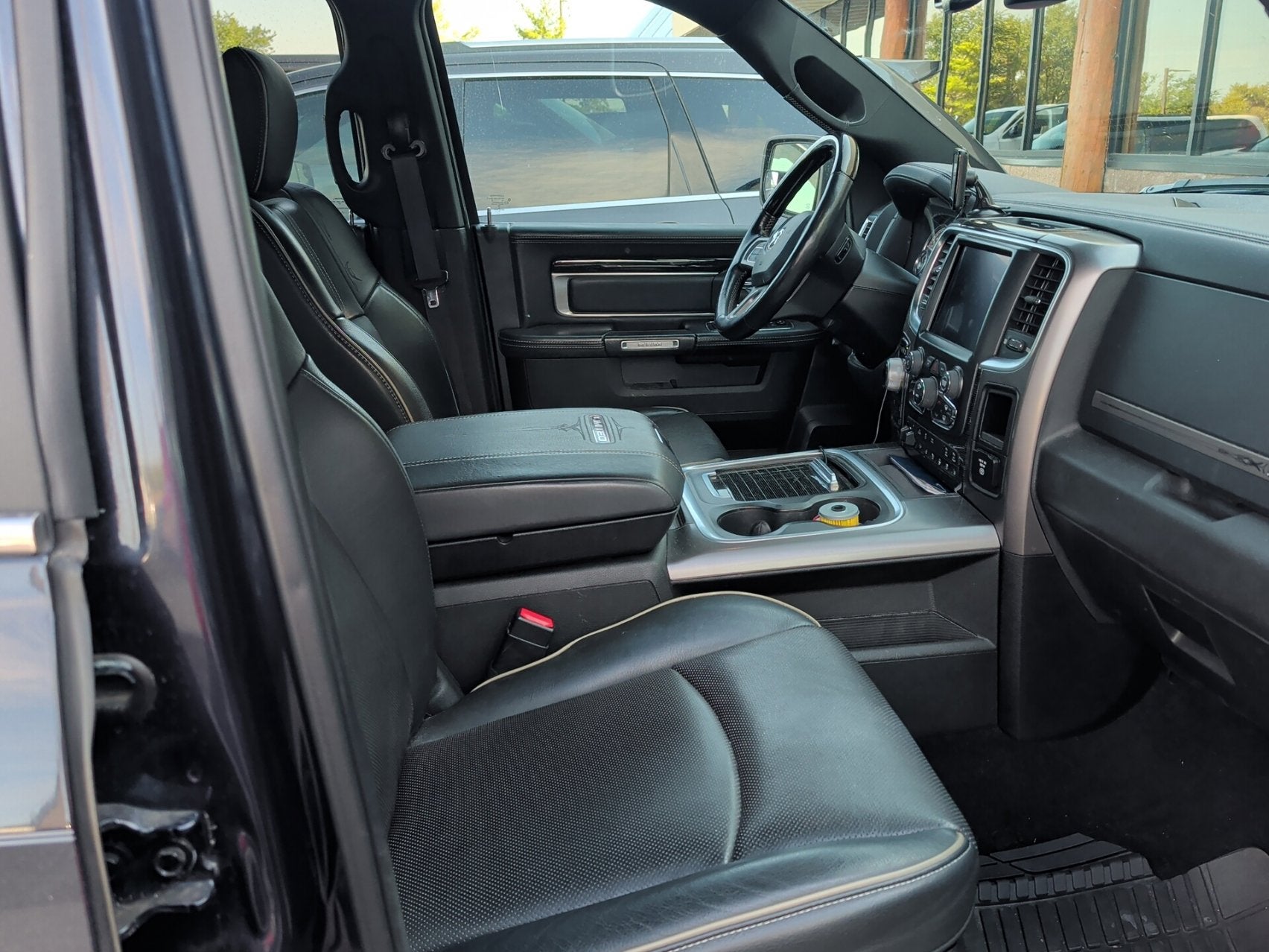 2018 RAM 1500 Limited Crew Cab 4x4 6'4' Box