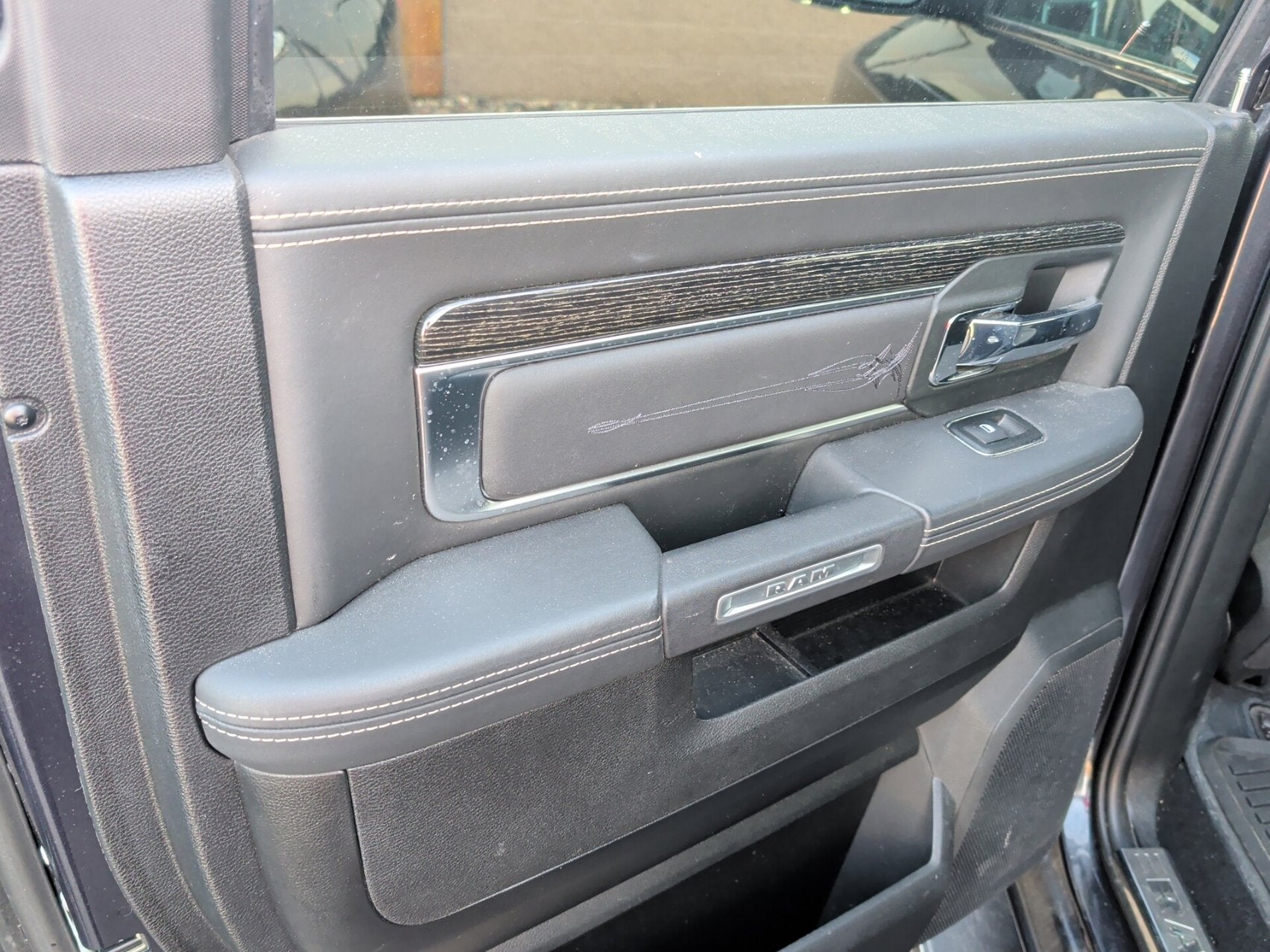 2018 RAM 1500 Limited Crew Cab 4x4 6'4' Box