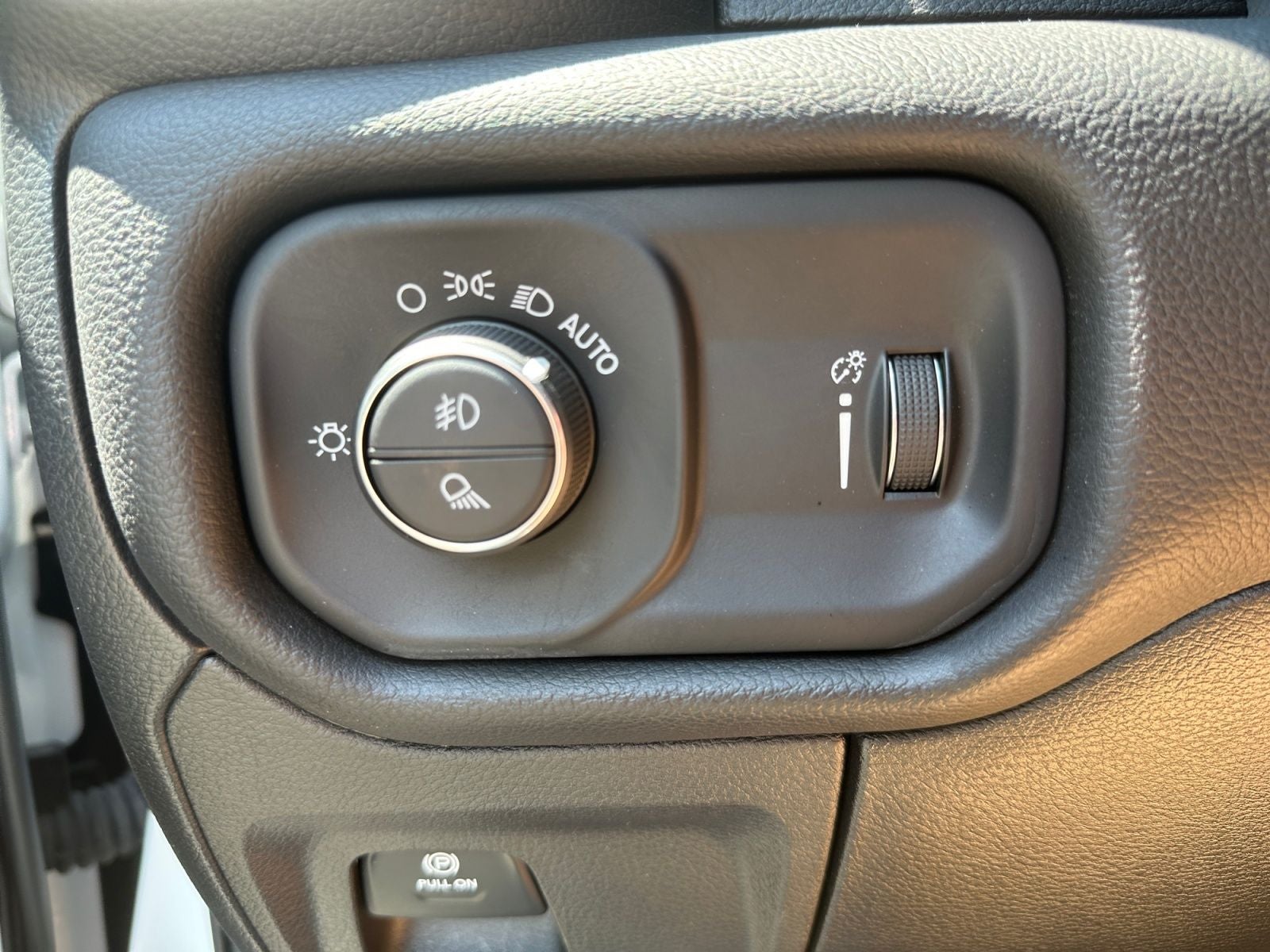 2023 RAM 1500 Big Horn Crew Cab 4x4 5'7' Box
