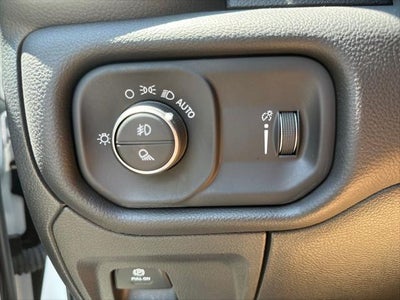 2023 RAM 1500 Big Horn Crew Cab 4x4 5'7' Box
