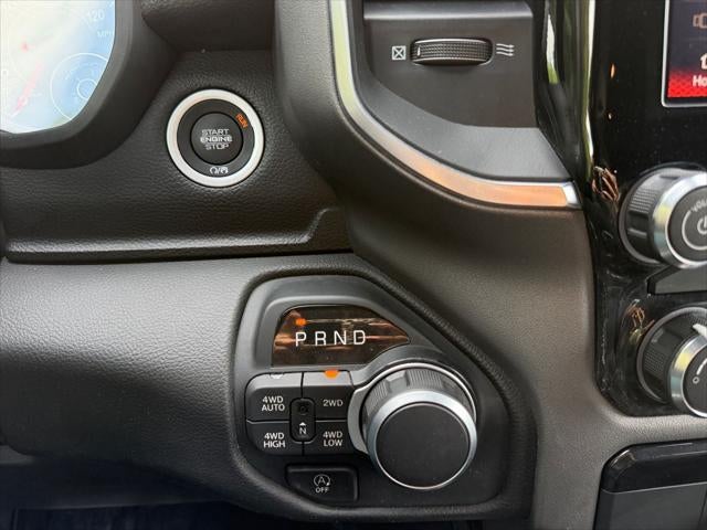 2025 RAM 1500 Big Horn Crew Cab 4x4 5'7' Box