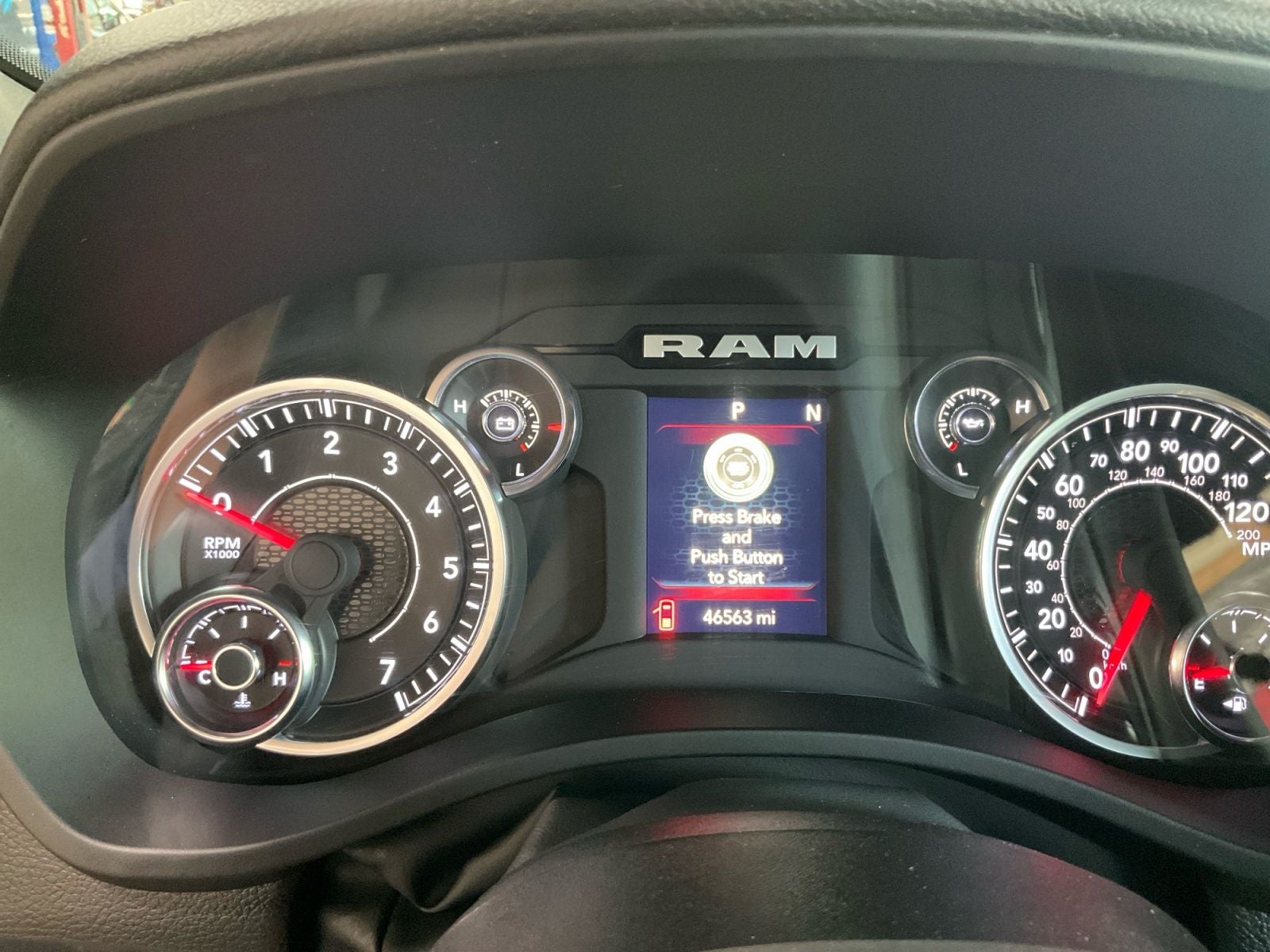2024 RAM 1500 Big Horn Crew Cab 4x4 5'7' Box