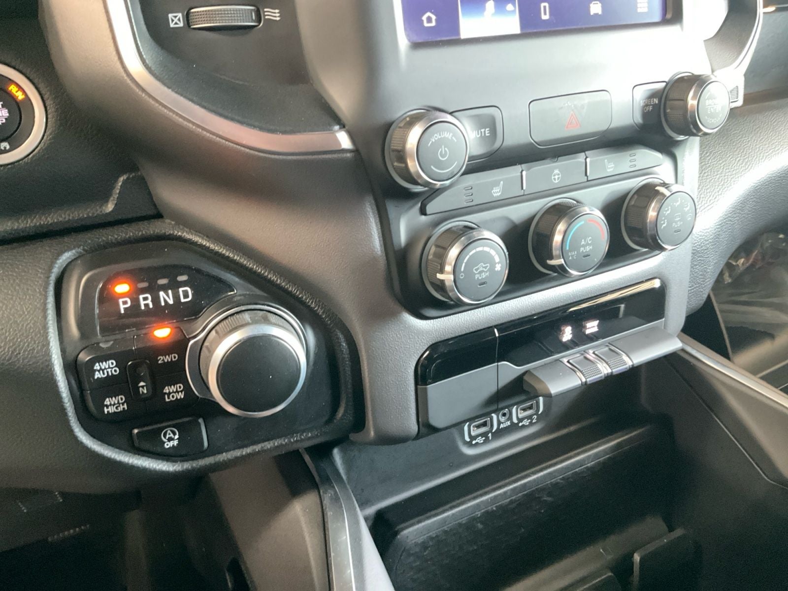 2024 RAM 1500 Big Horn Crew Cab 4x4 5'7' Box