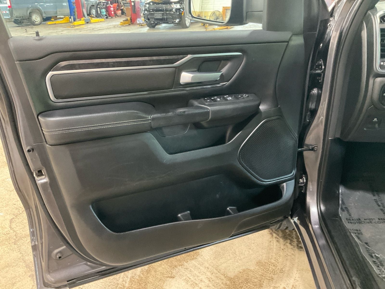2024 RAM 1500 Big Horn Crew Cab 4x4 5'7' Box