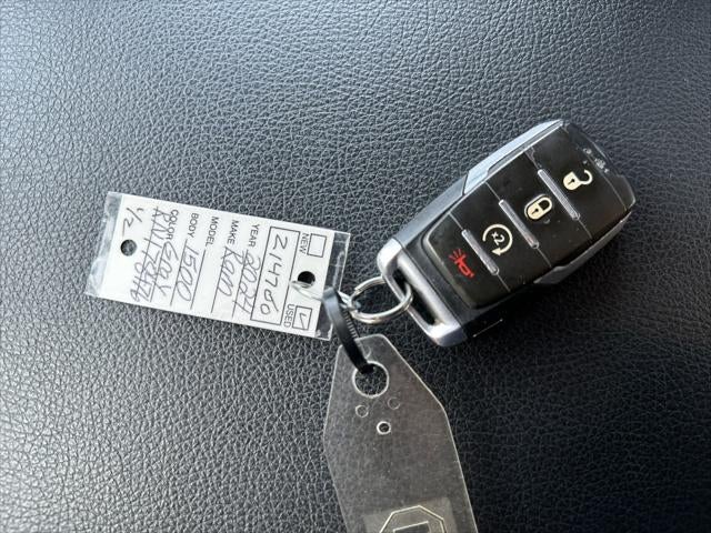 2024 RAM 1500 Big Horn Crew Cab 4x4 5'7' Box