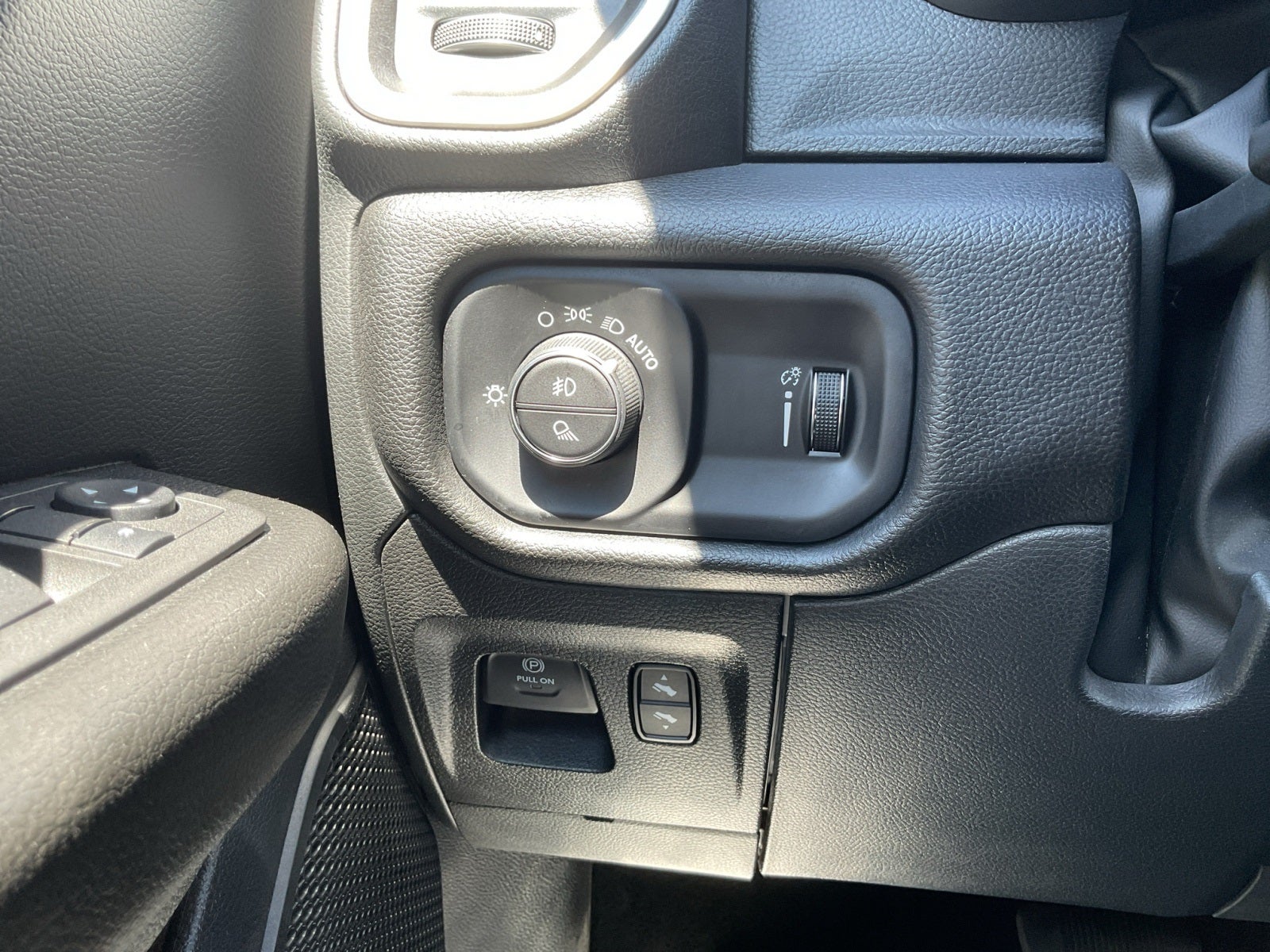 2022 RAM 1500 Big Horn Quad Cab 4x4 6'4' Box