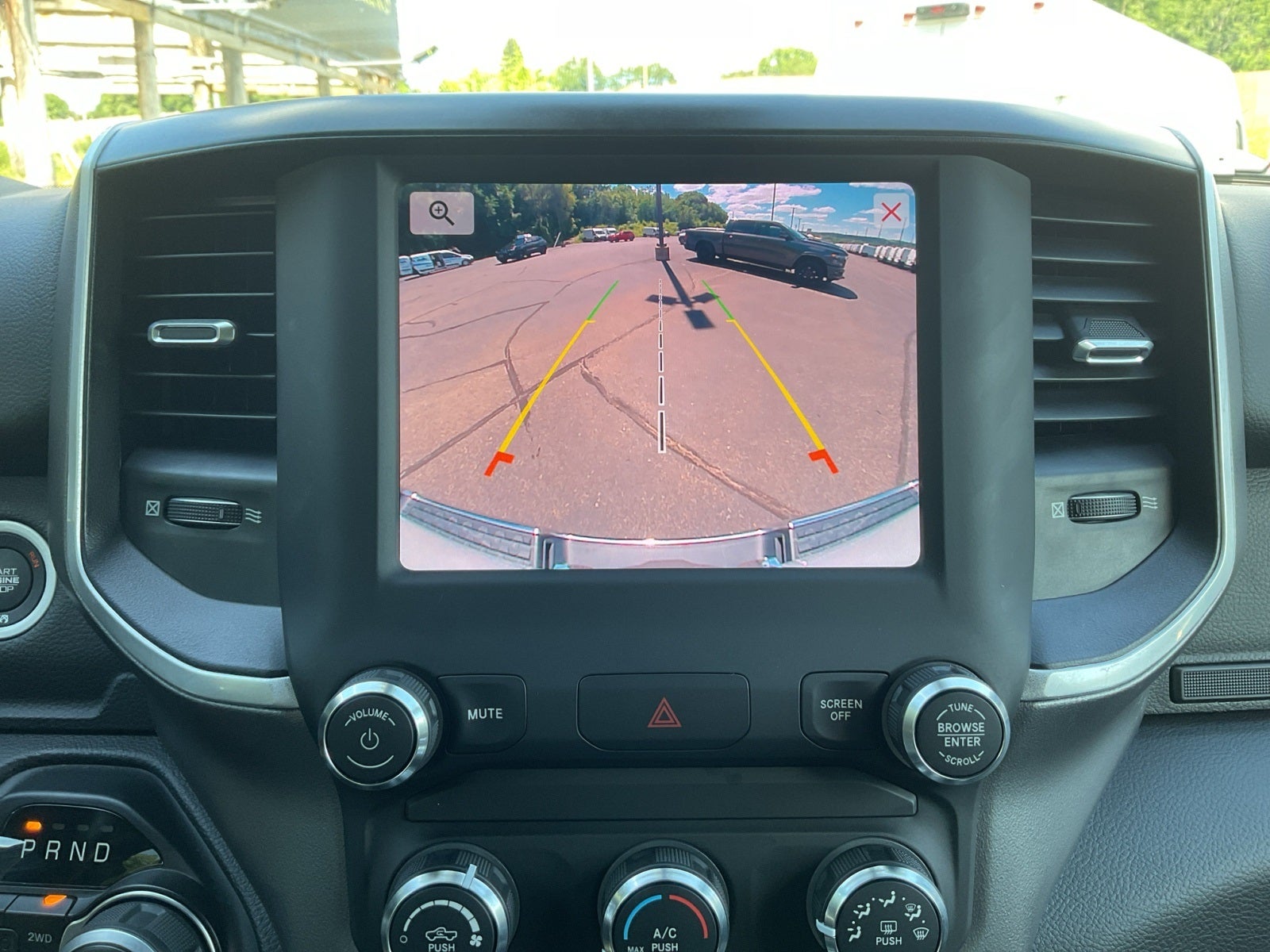 2022 RAM 1500 Big Horn Quad Cab 4x4 6'4' Box