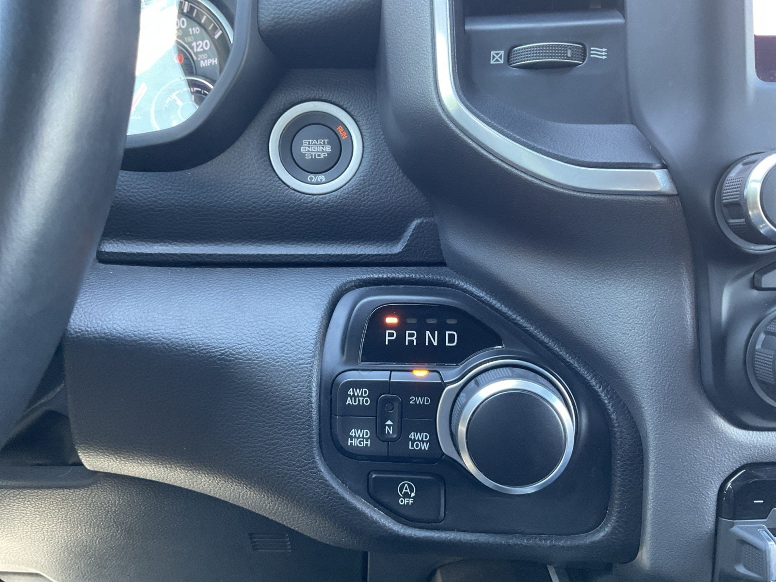 2022 RAM 1500 Big Horn Quad Cab 4x4 6'4' Box