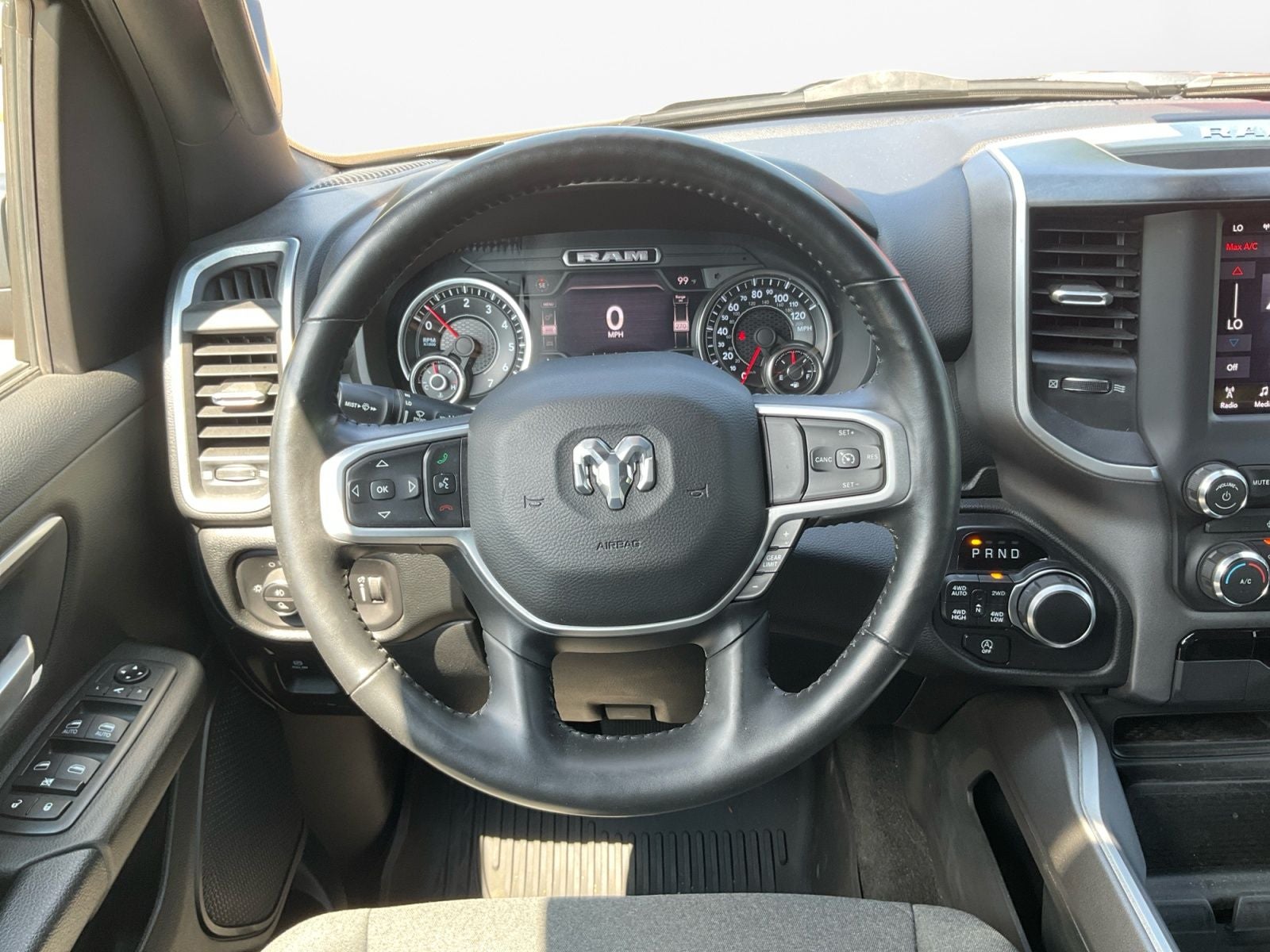 2020 RAM 1500 Big Horn Crew Cab 4x4 5'7' Box