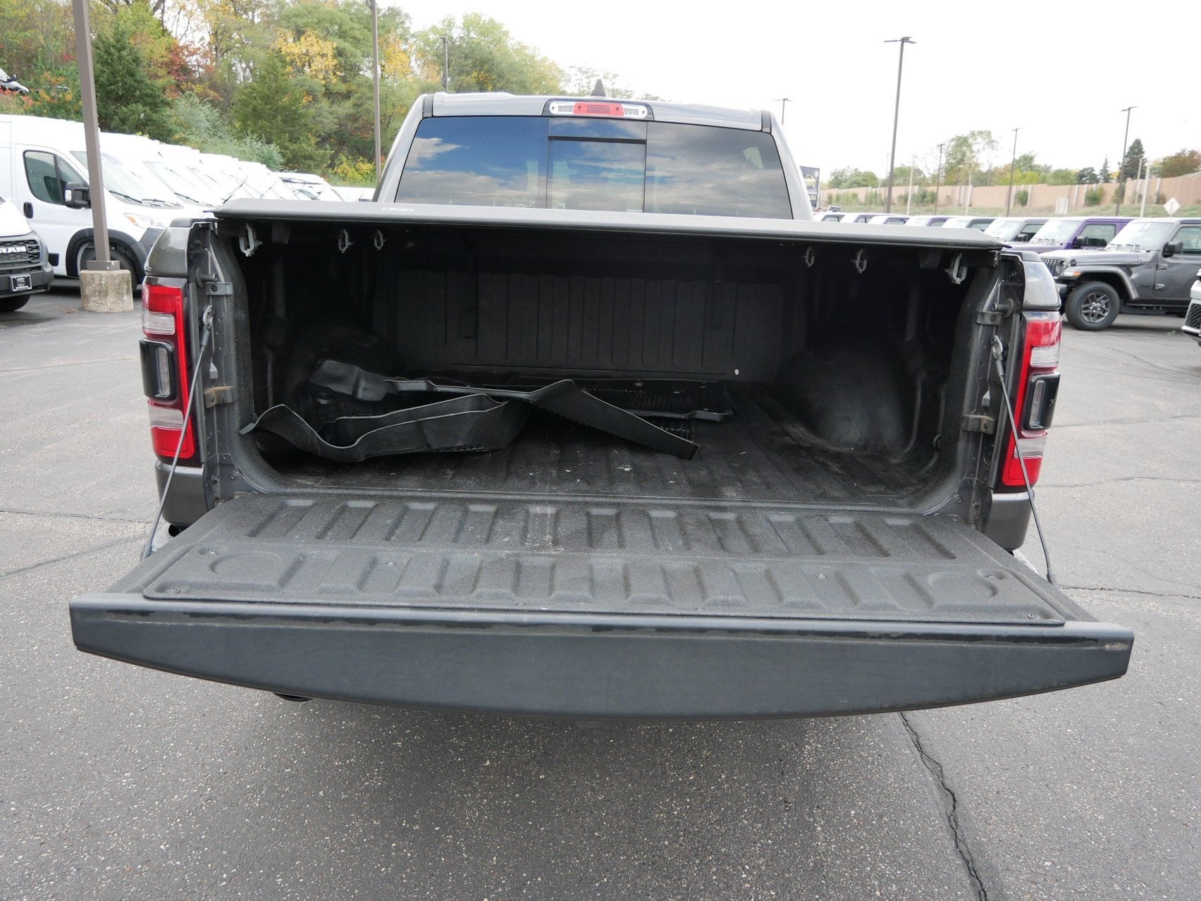 2020 RAM 1500 Big Horn Crew Cab 4x4 5'7' Box