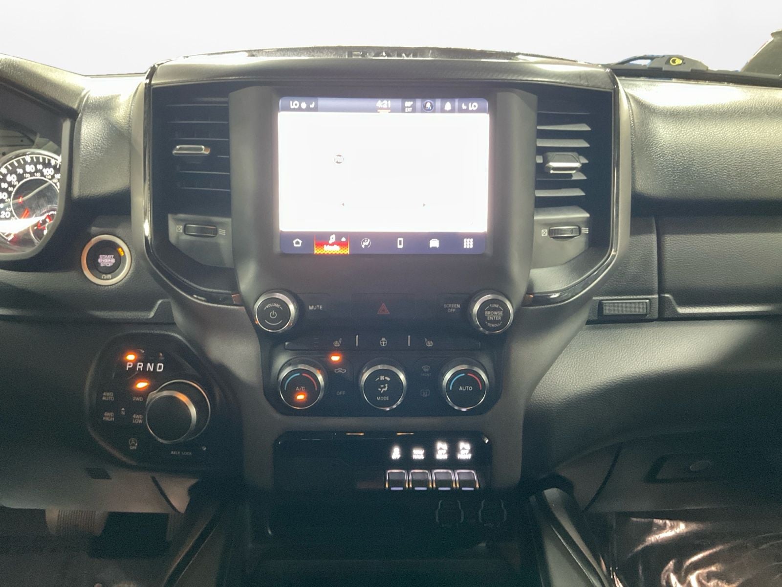 2023 RAM 1500 Big Horn Crew Cab 4x4 5'7' Box