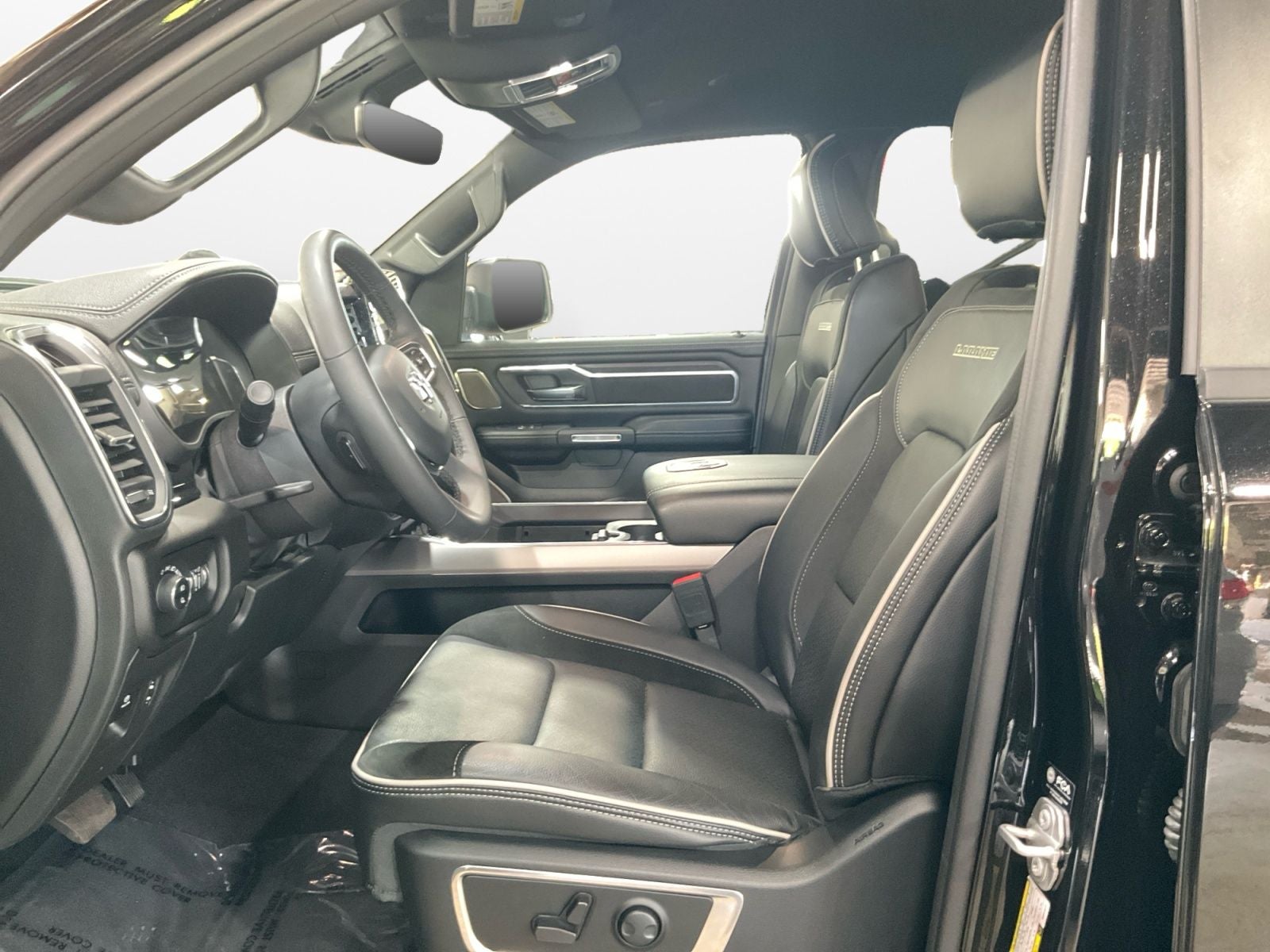 2025 RAM 1500 Laramie Crew Cab 4x4 5'7' Box