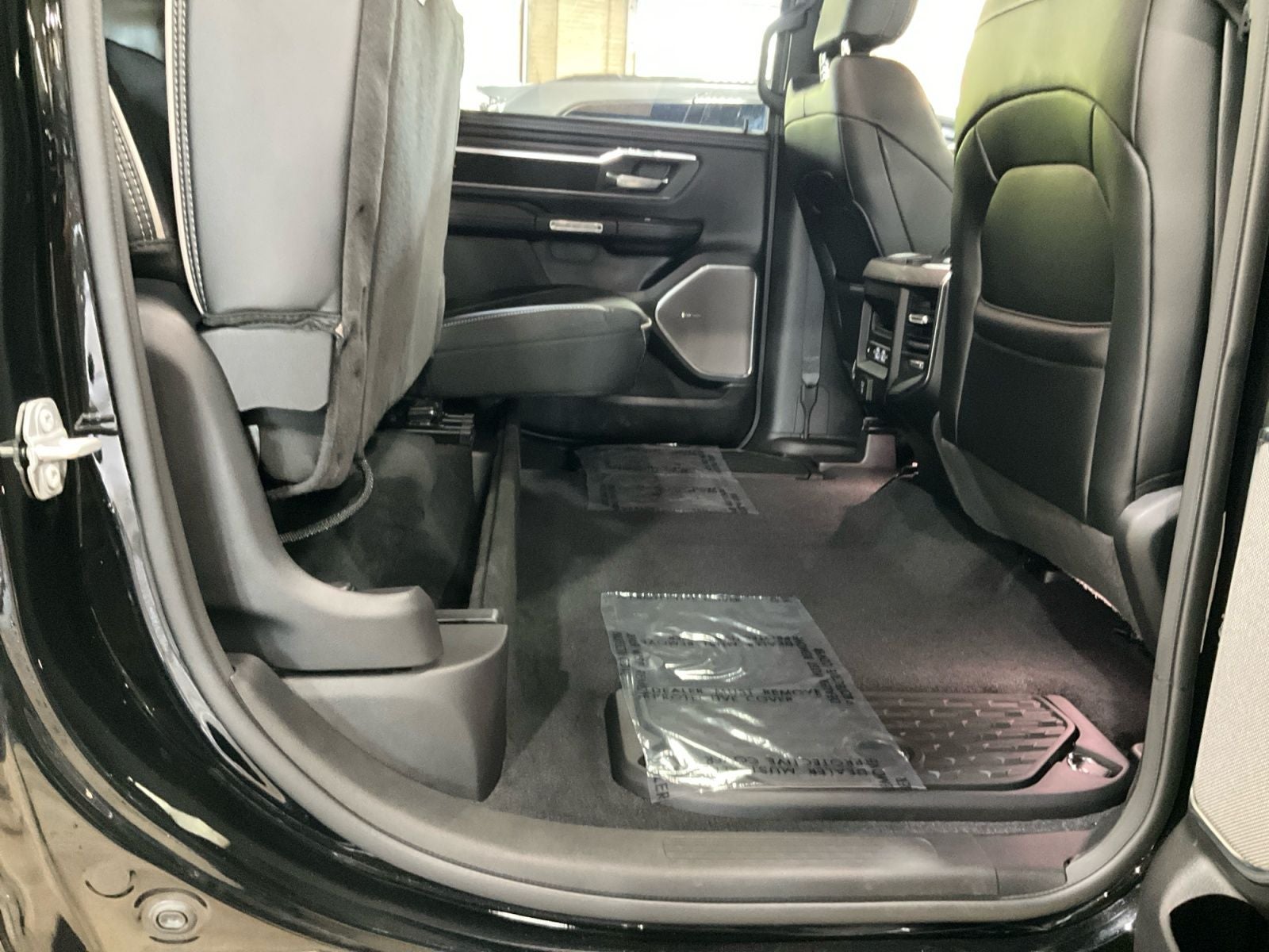 2025 RAM 1500 Laramie Crew Cab 4x4 5'7' Box