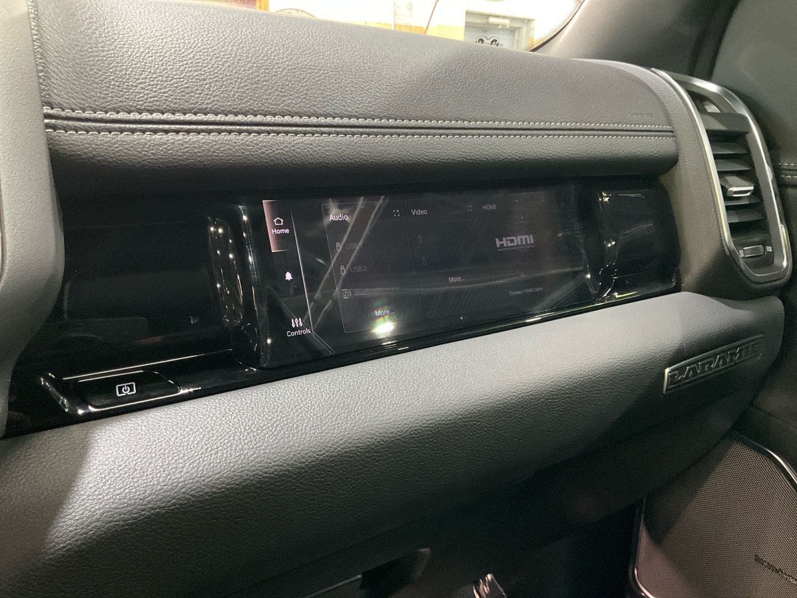 2025 RAM 1500 Laramie Crew Cab 4x4 5'7' Box