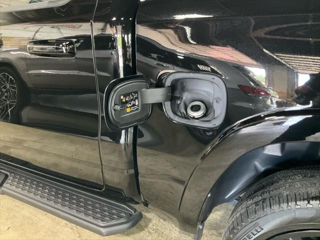 2025 RAM 1500 Laramie Crew Cab 4x4 5'7' Box