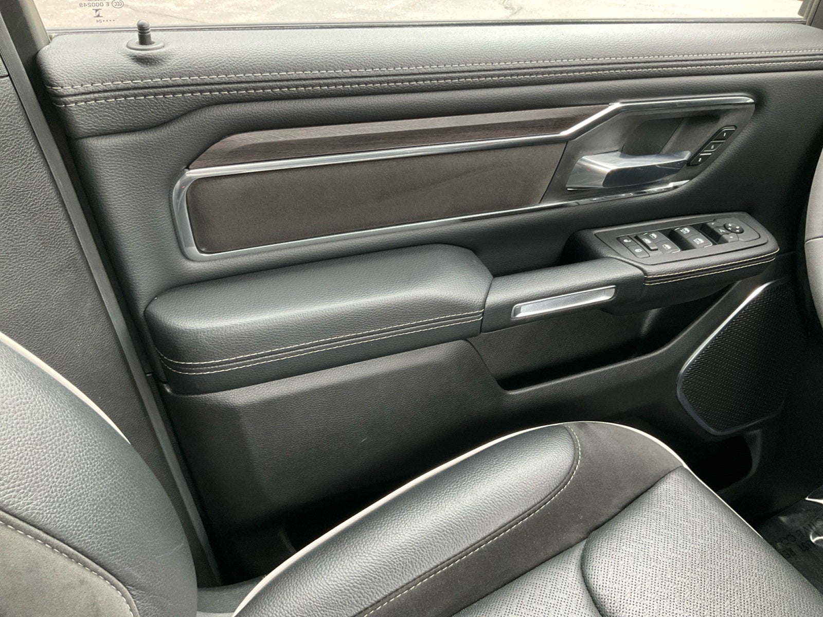 2025 RAM 1500 Laramie Crew Cab 4x4 5'7' Box