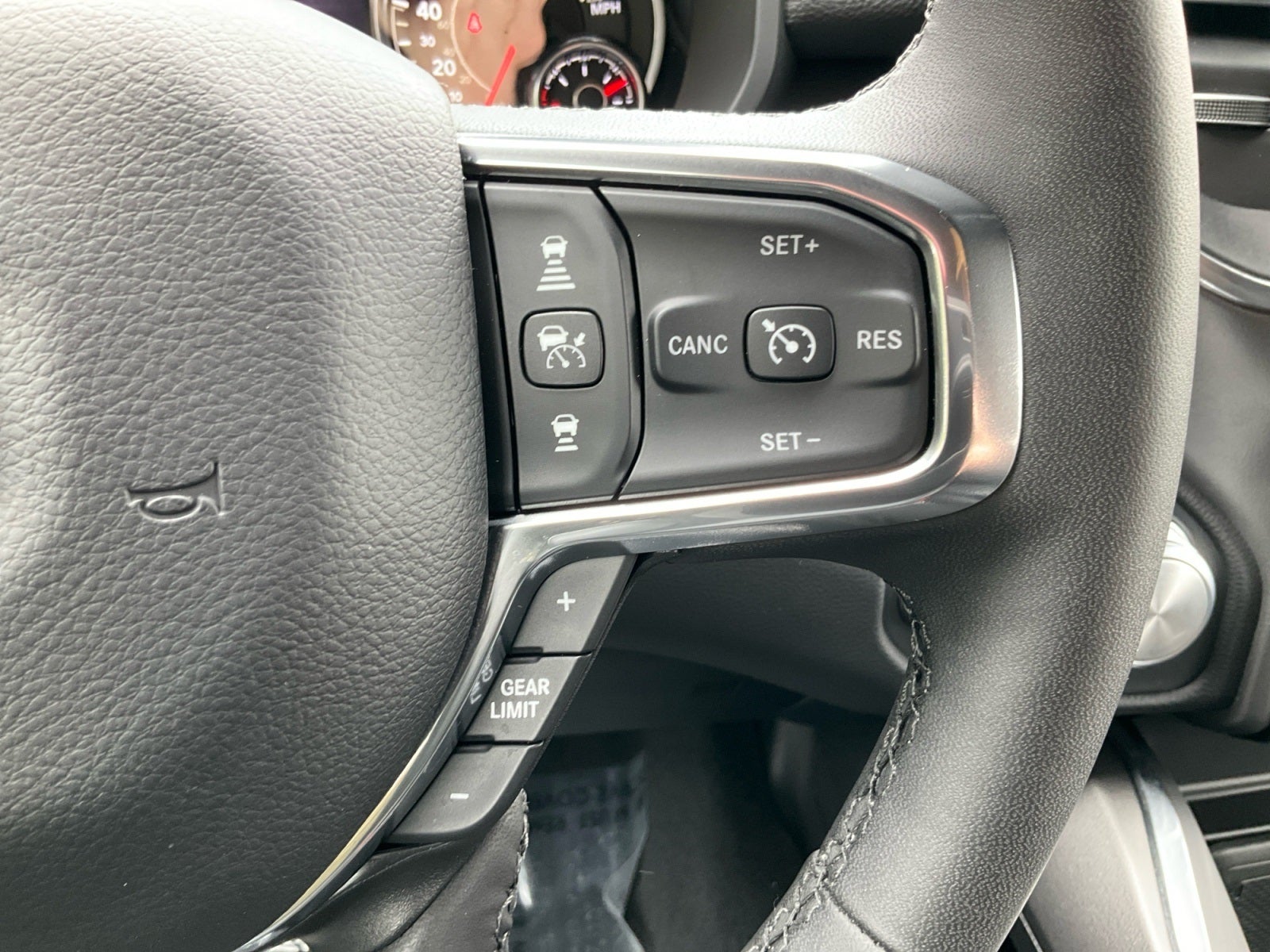 2025 RAM 1500 Laramie Crew Cab 4x4 5'7' Box