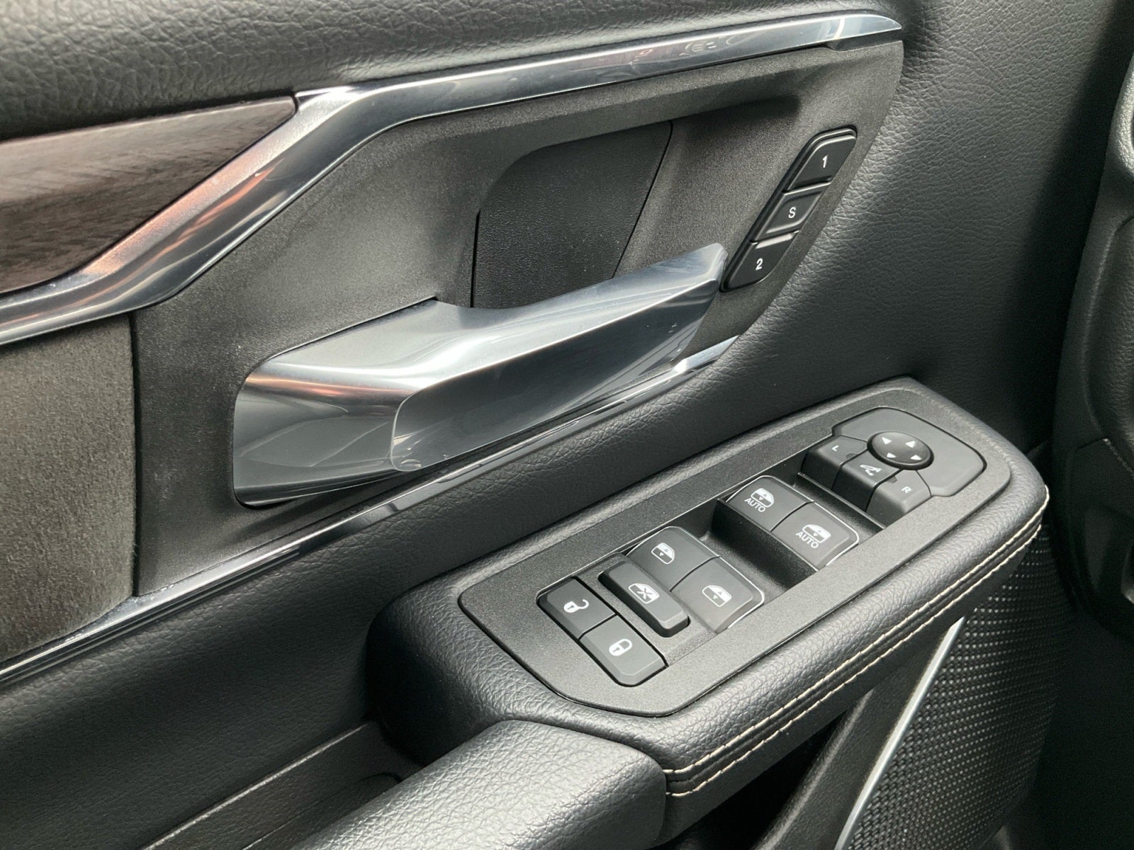 2025 RAM 1500 Laramie Crew Cab 4x4 5'7' Box