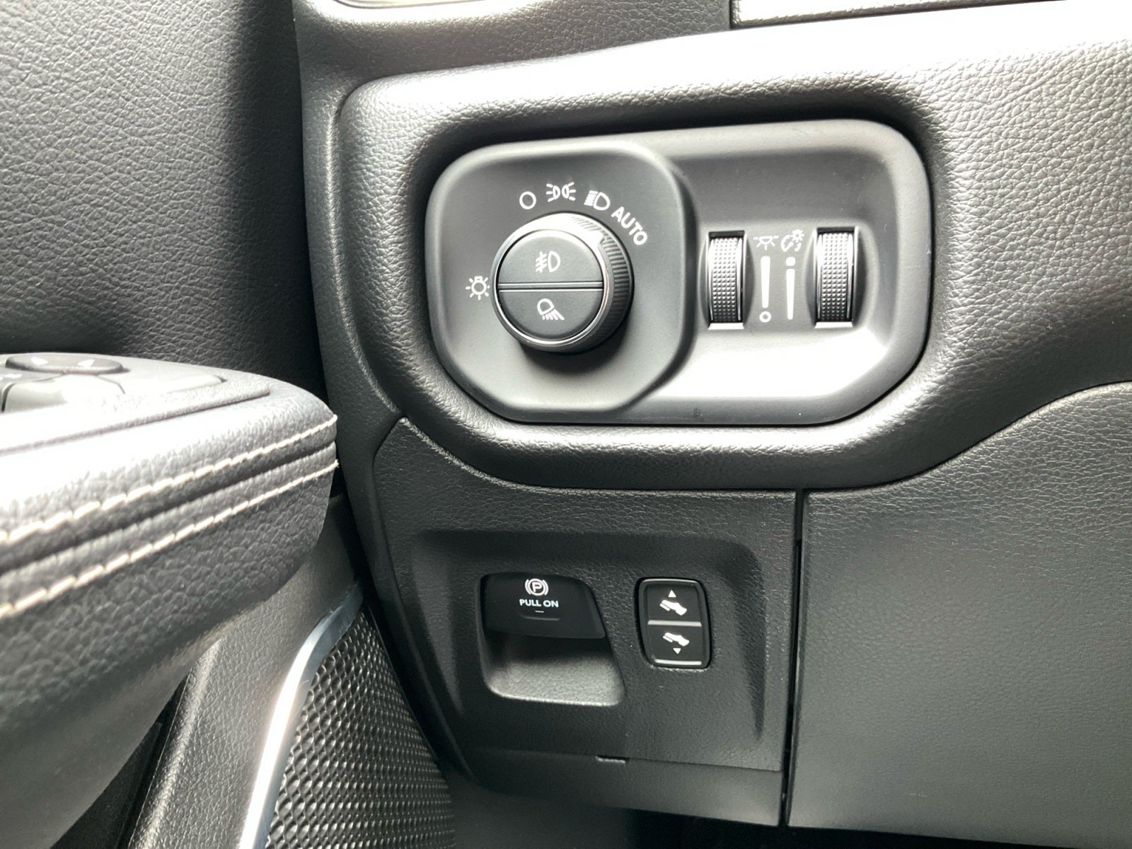 2025 RAM 1500 Laramie Crew Cab 4x4 5'7' Box