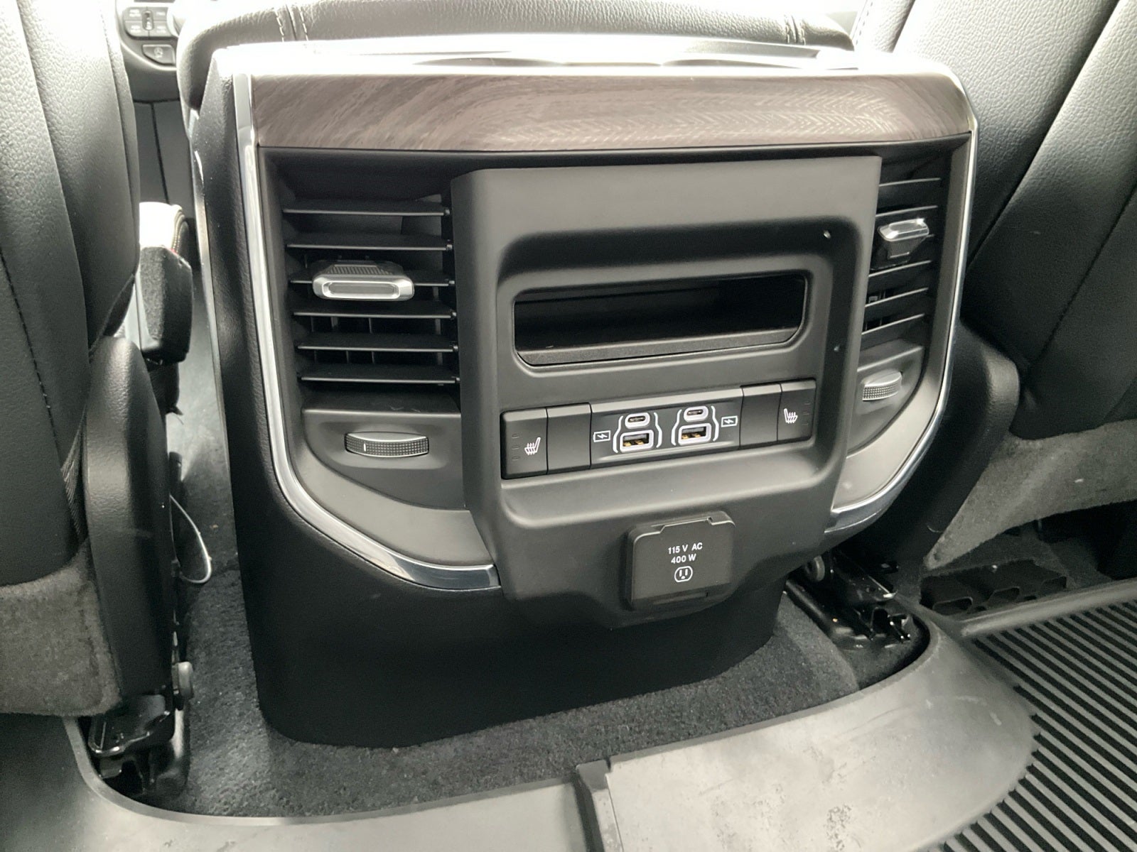 2025 RAM 1500 Laramie Crew Cab 4x4 5'7' Box