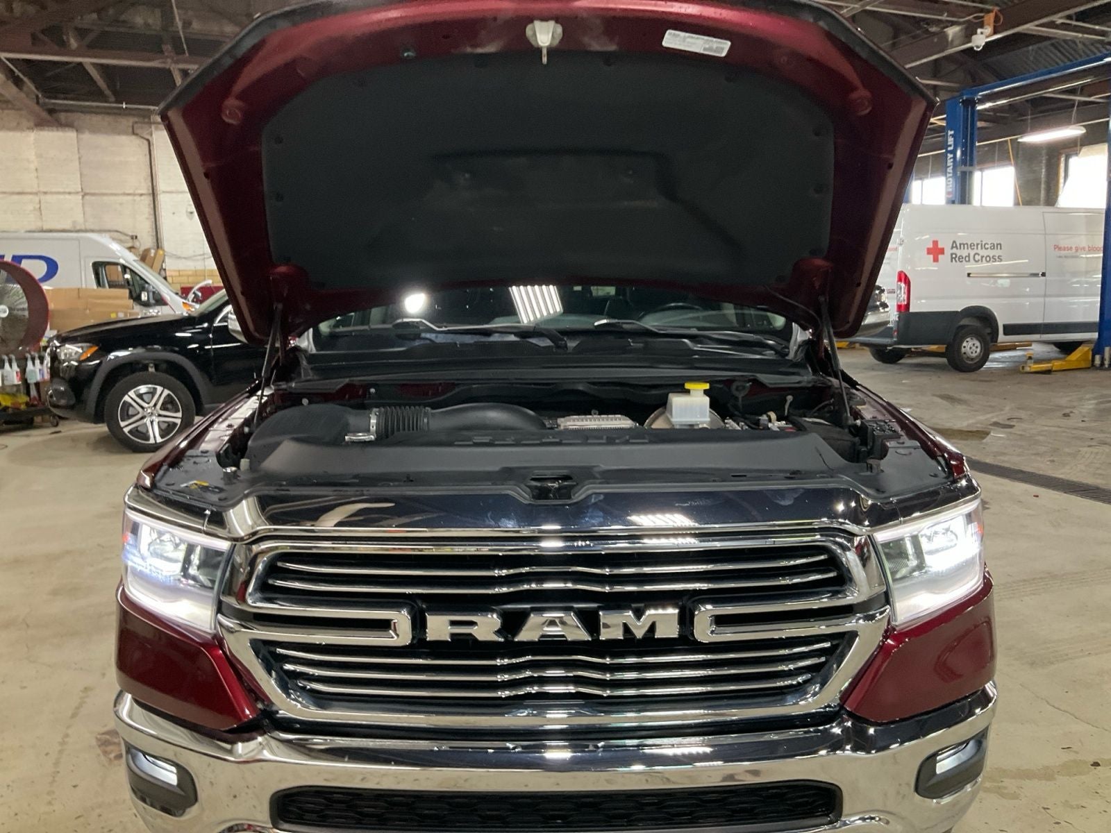 2022 RAM 1500 Laramie Crew Cab 4x4 5'7' Box