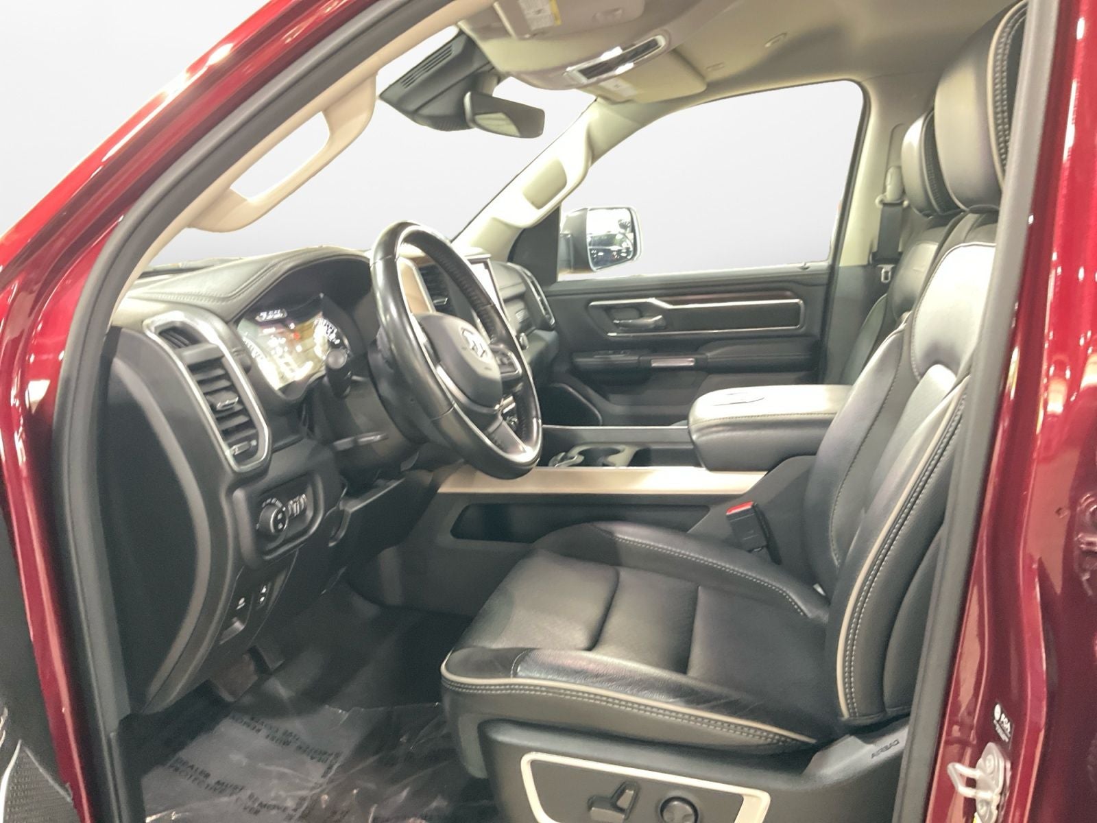 2022 RAM 1500 Laramie Crew Cab 4x4 5'7' Box
