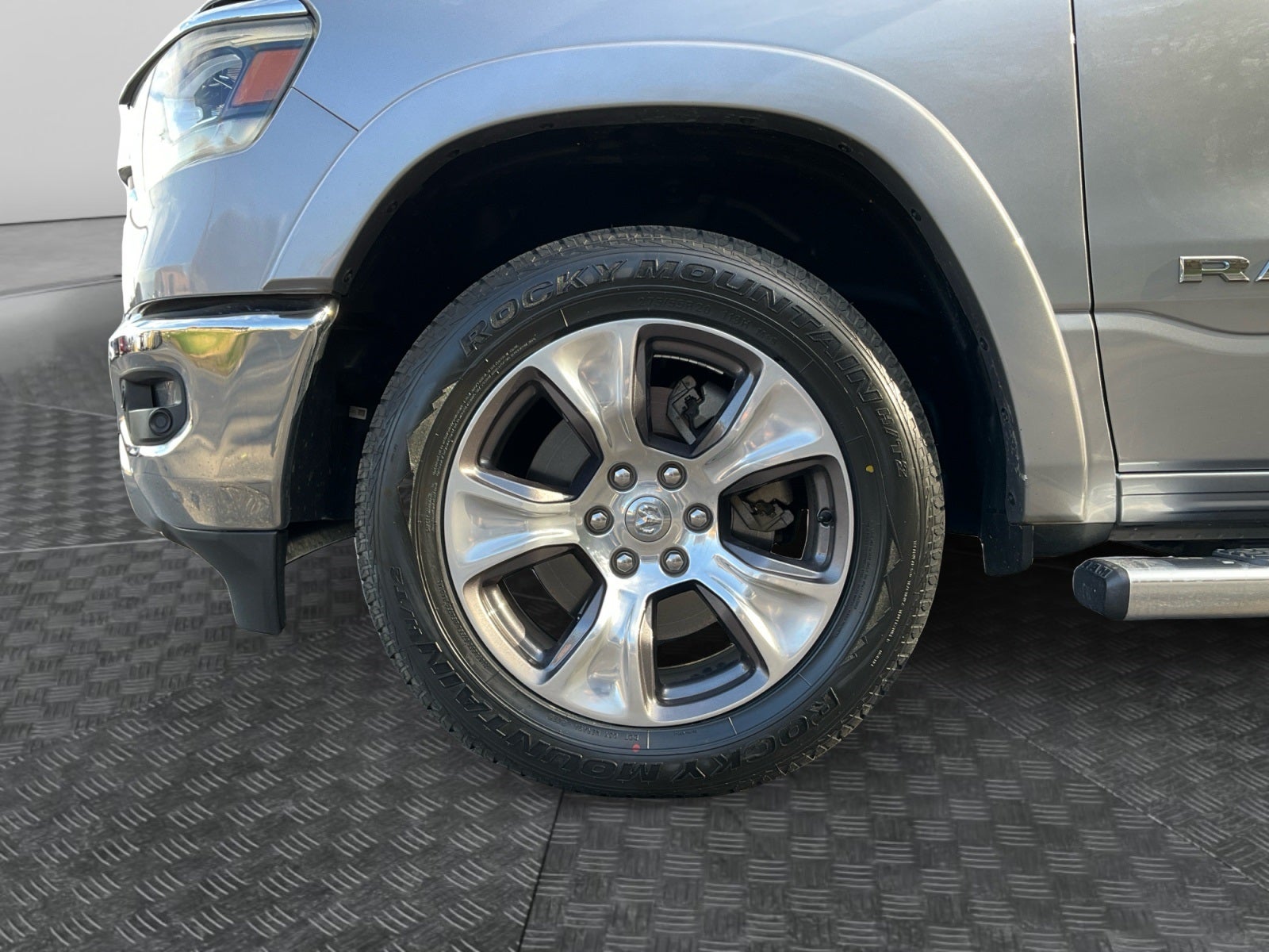 2021 RAM 1500 Laramie Crew Cab 4x4 5'7' Box