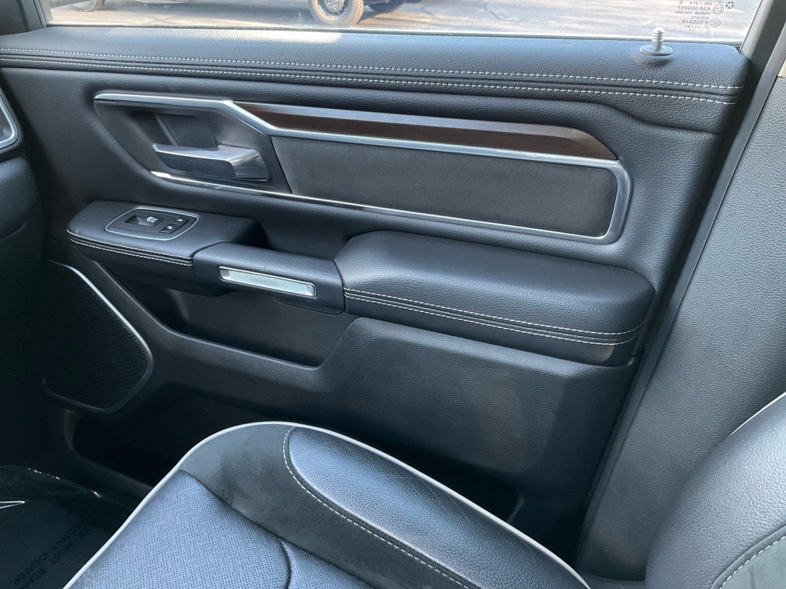 2021 RAM 1500 Laramie Crew Cab 4x4 5'7' Box