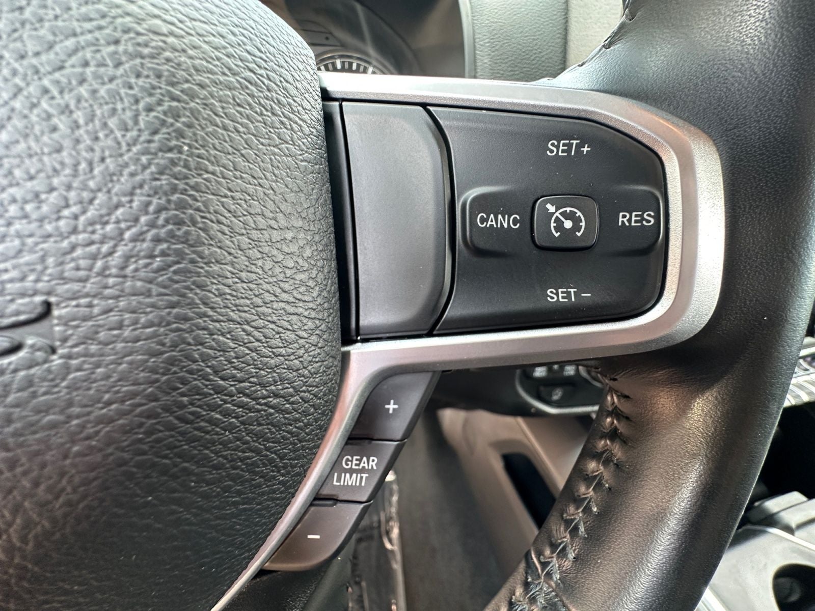 2023 RAM 1500 Big Horn Crew Cab 4x4 6'4' Box
