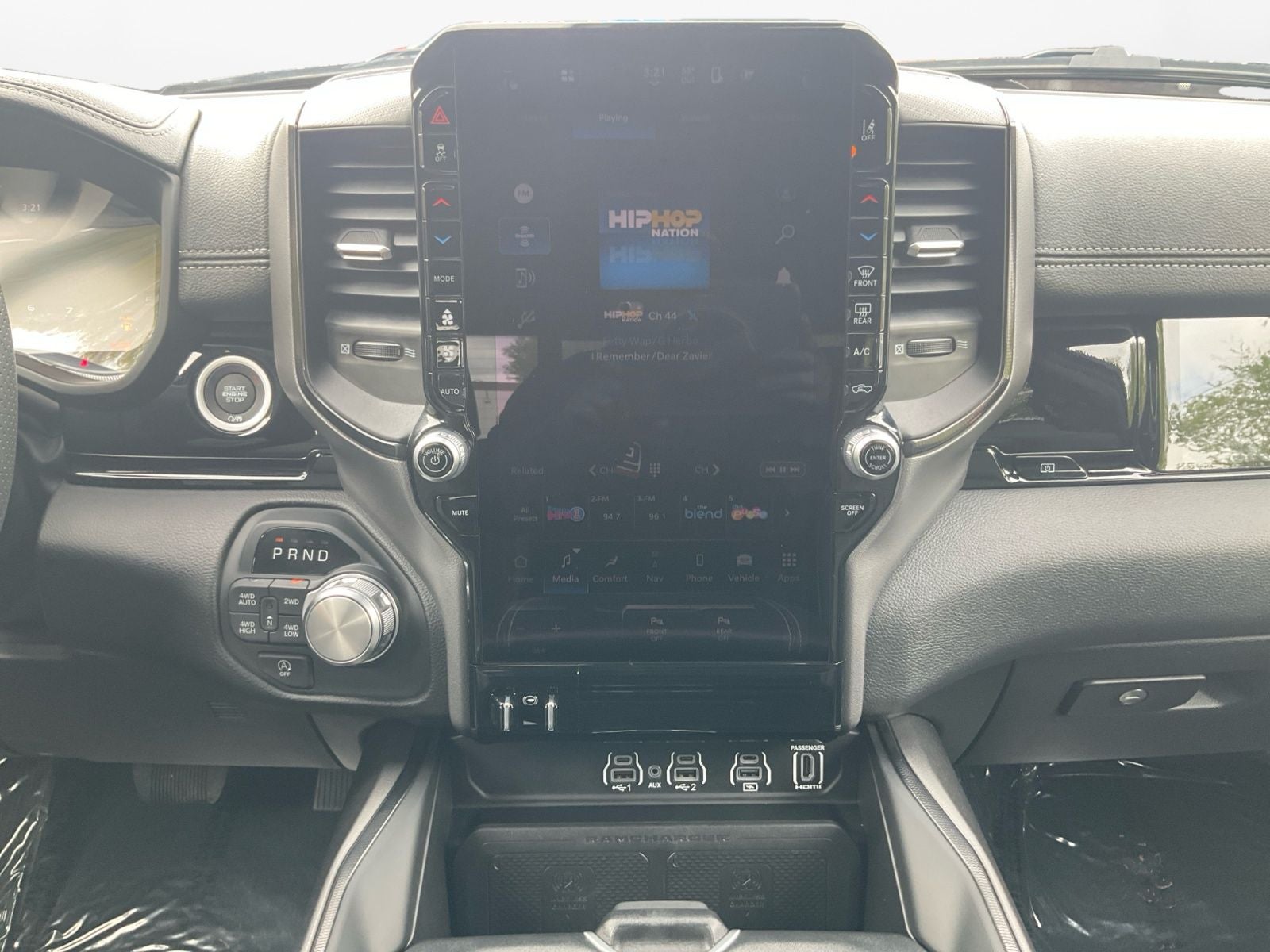 2025 RAM 1500 Sport