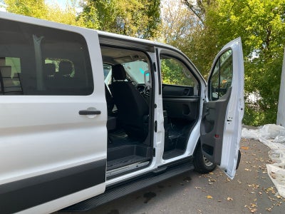 2024 Ford Transit Passenger Wagon XLT