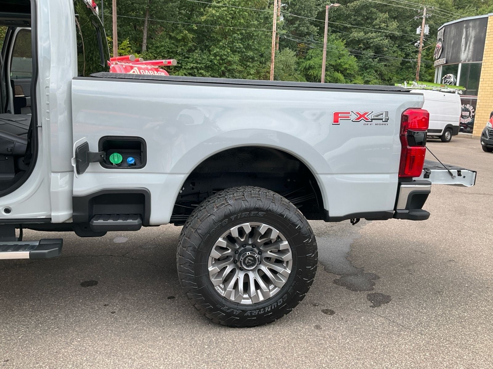 2025 Ford F-350 LARIAT