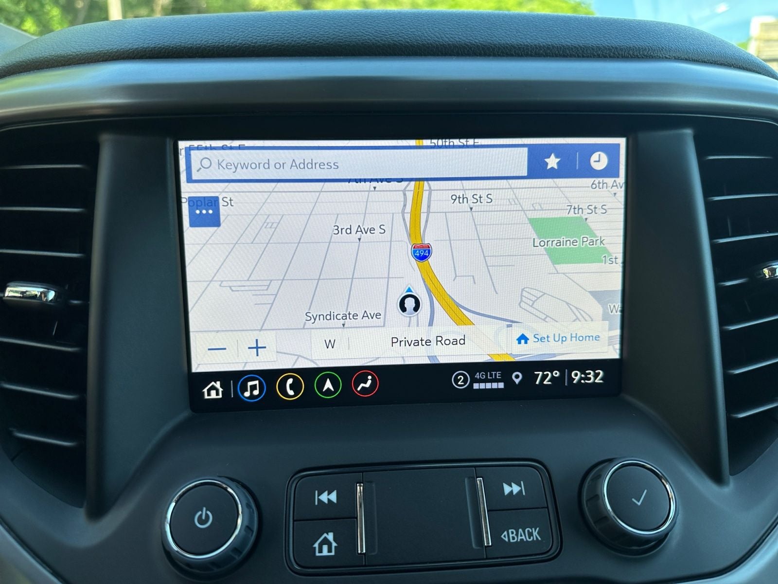 2023 GMC Acadia AT4