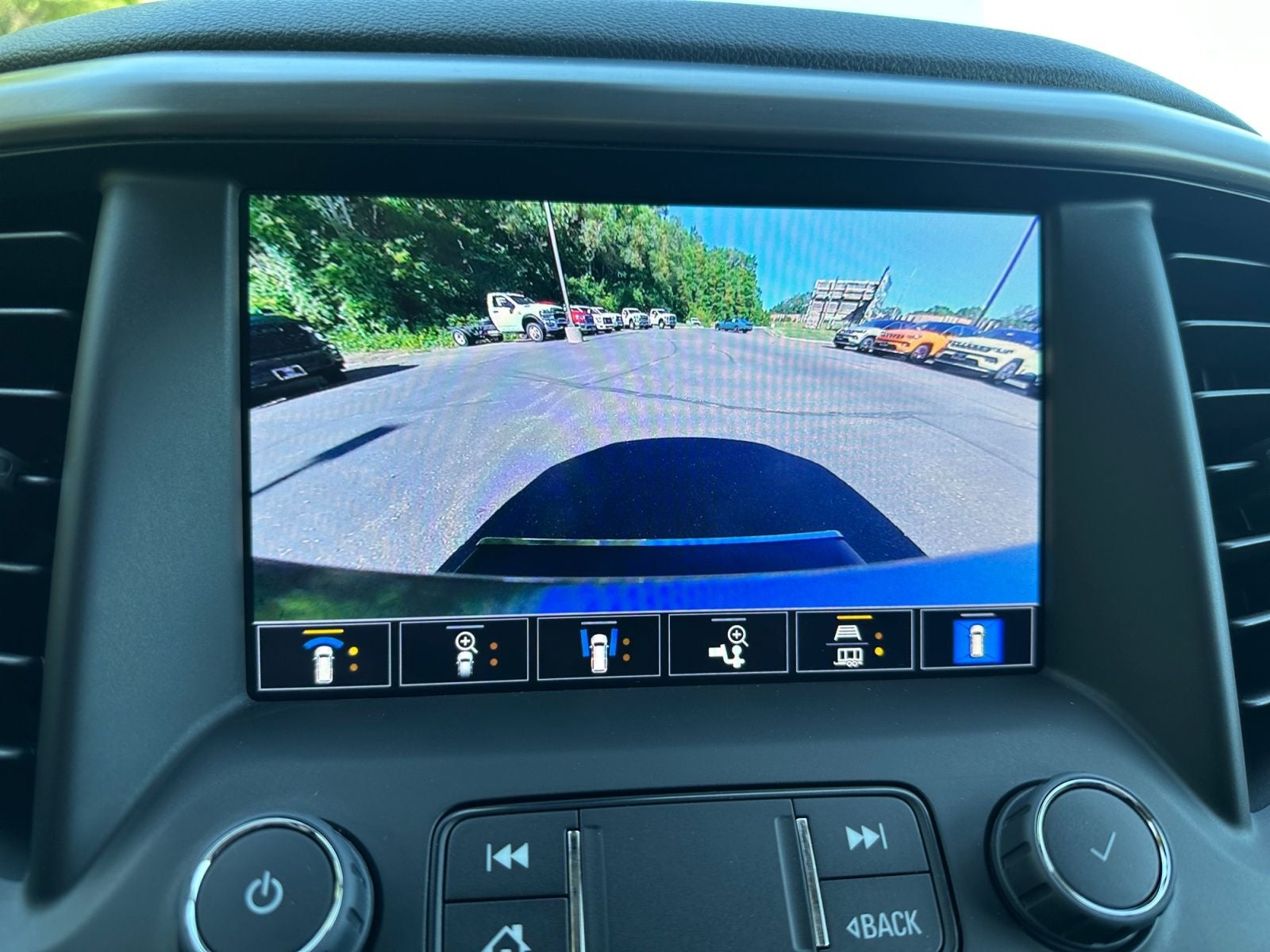2023 GMC Acadia AT4