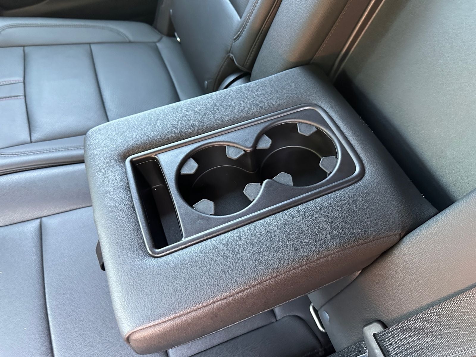 2021 Chevrolet Suburban 4WD RST