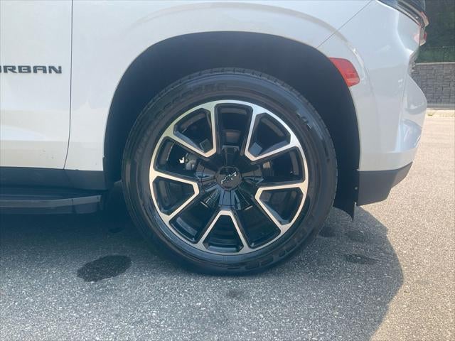 2021 Chevrolet Suburban 4WD RST
