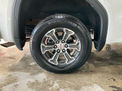 2025 GMC Sierra 1500 4WD Crew Cab Short Box SLT