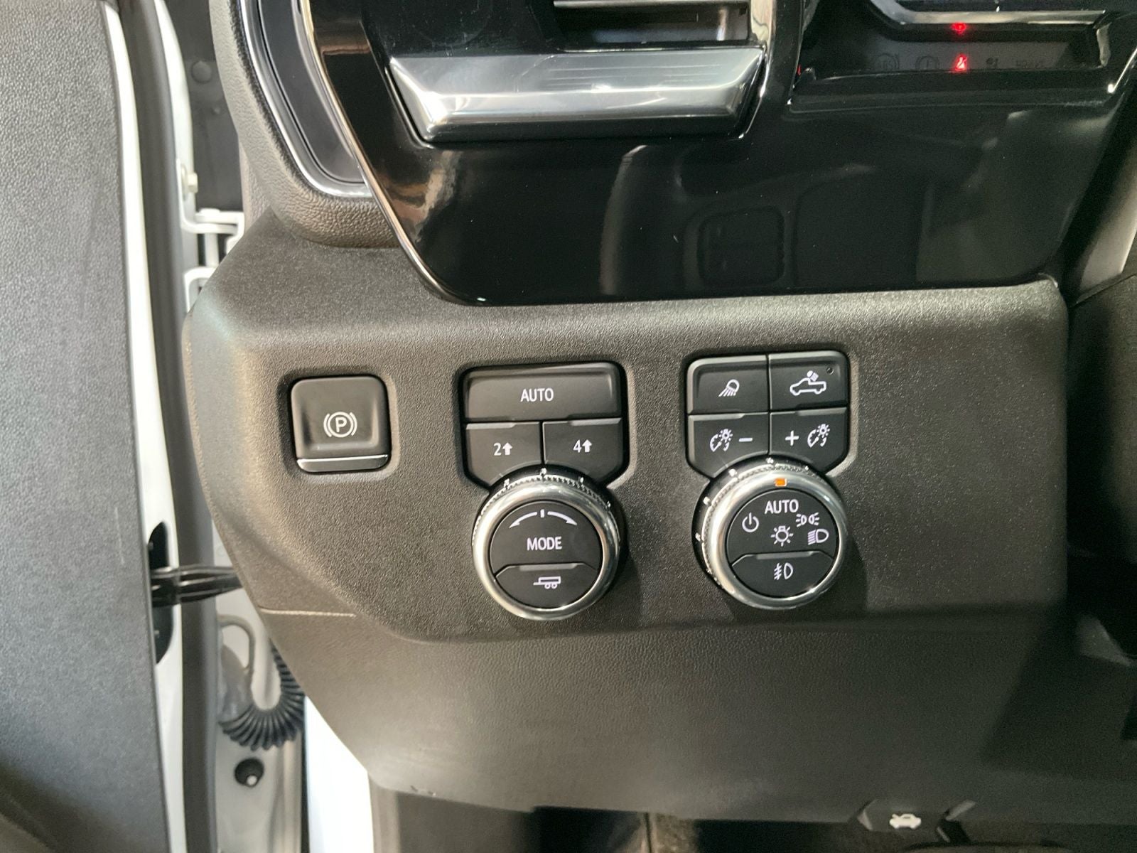 2025 GMC Sierra 1500 4WD Crew Cab Short Box SLT