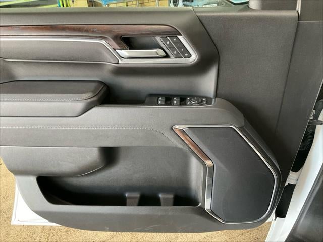 2025 GMC Sierra 1500 4WD Crew Cab Short Box SLT