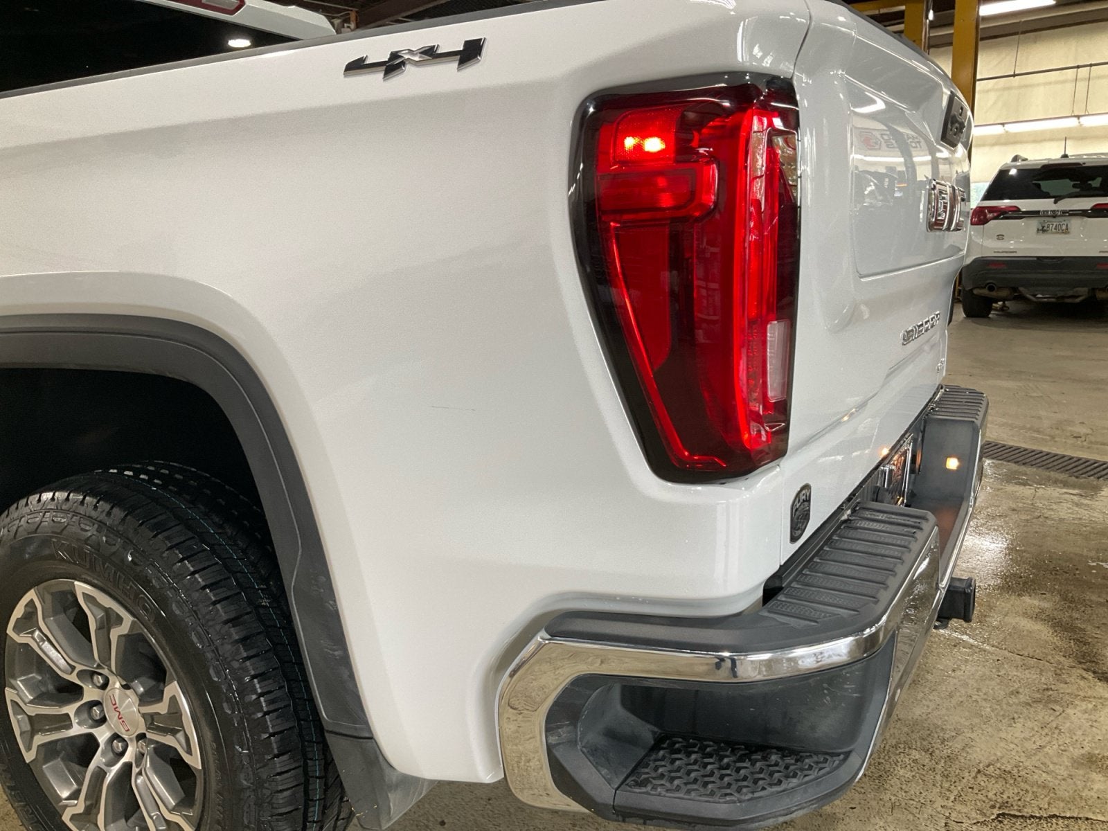 2026 GMC Sierra 1500 Crew Cab, Short Bed, SLT, 4WD