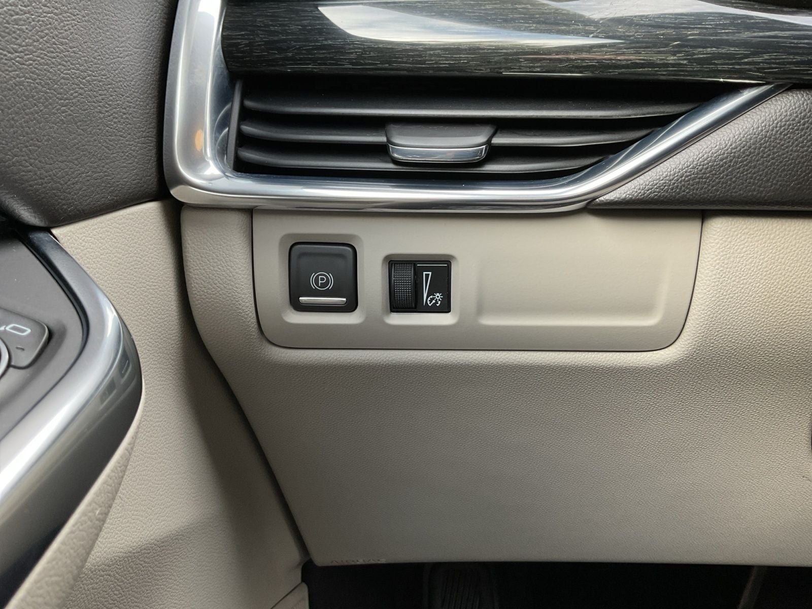 2021 Cadillac XT4 AWD Premium Luxury