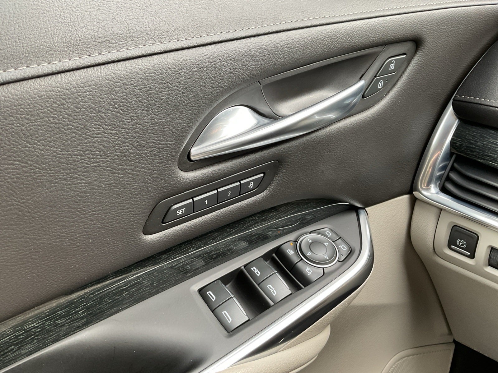 2021 Cadillac XT4 AWD Premium Luxury