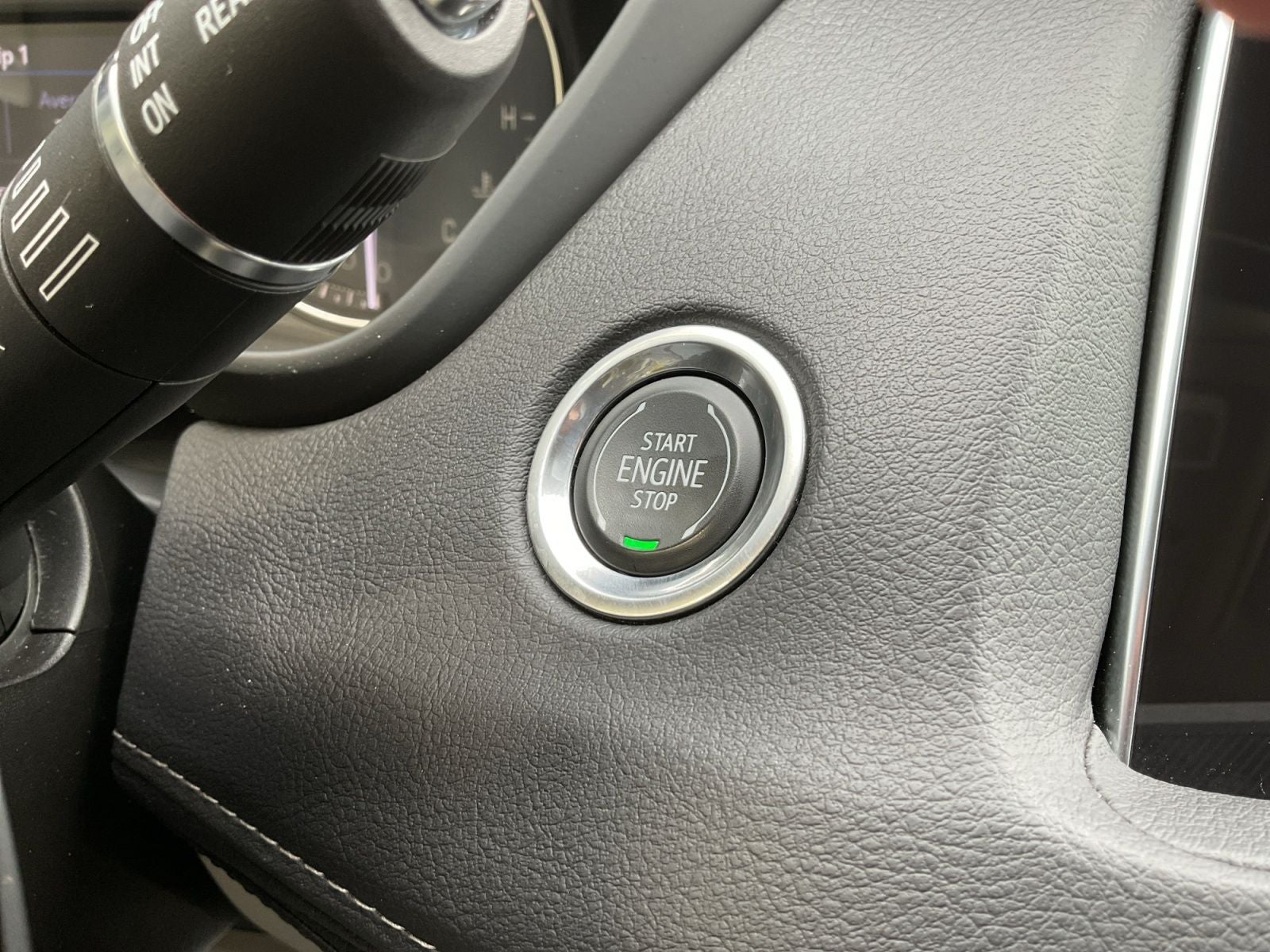 2021 Cadillac XT4 AWD Premium Luxury