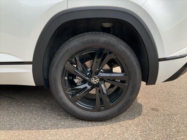2026 Volkswagen Atlas Cross Sport SEL R-Line Black
