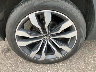 2022 Volkswagen Atlas Cross Sport 3.6L V6 SEL Premium R-Line