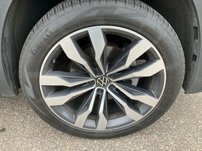 2022 Volkswagen Atlas Cross Sport 3.6L V6 SEL Premium R-Line