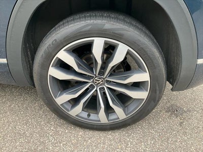 2022 Volkswagen Atlas Cross Sport 3.6L V6 SEL Premium R-Line