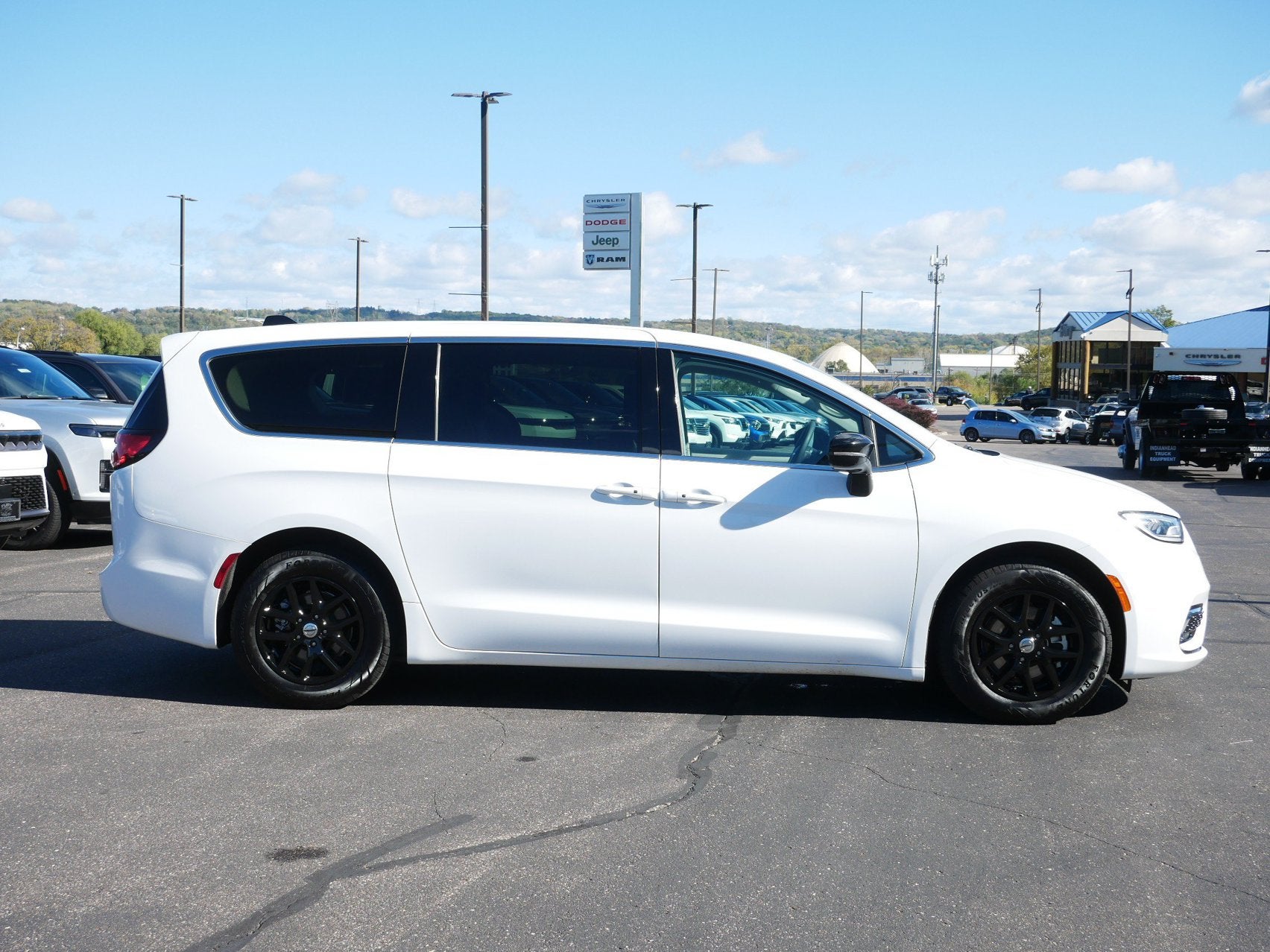 2024 Chrysler Pacifica Touring L